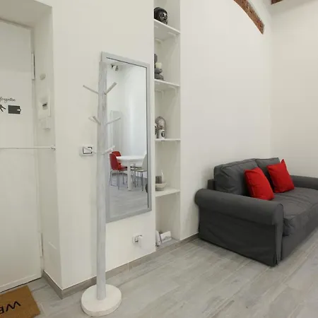 Apartment Amazing In Center With Balcony Milan