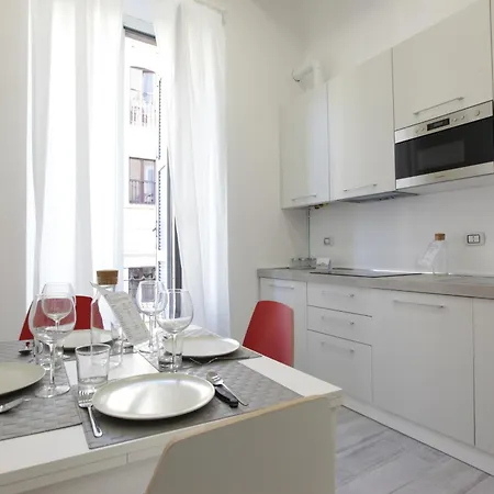 Apartment Amazing In Center With Balcony Milan